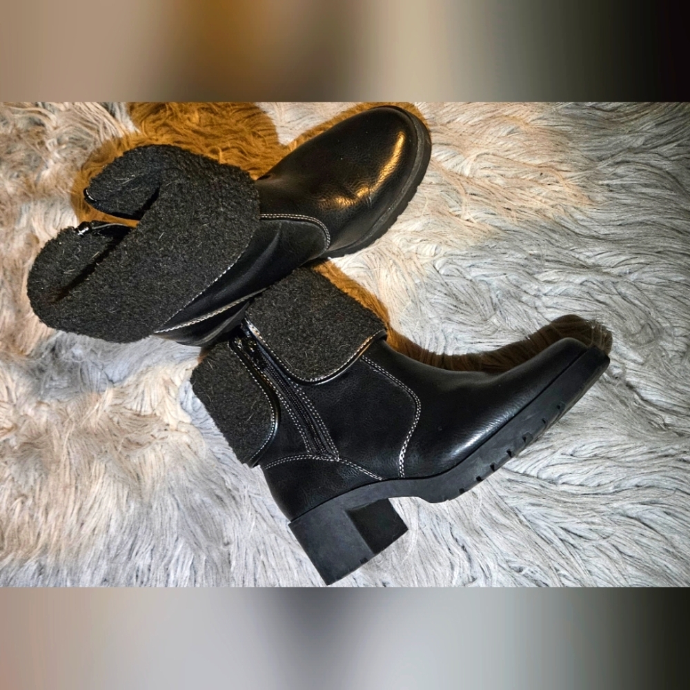 AEROSOLES Stylish Black Ankle Boots for Women